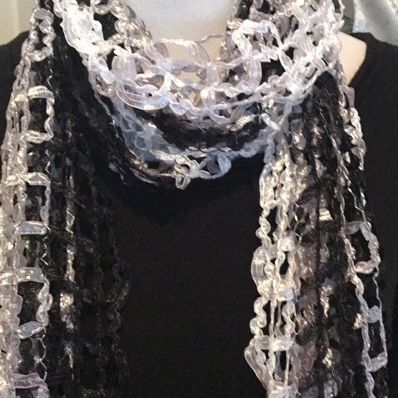 Black, gray, white silk blend windowpane scarf - Picture 2 of 3